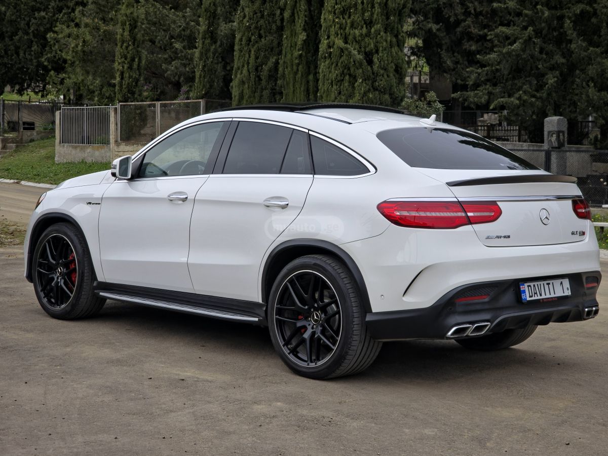 Mercedes-Benz GLE 63 AMG - фото 7