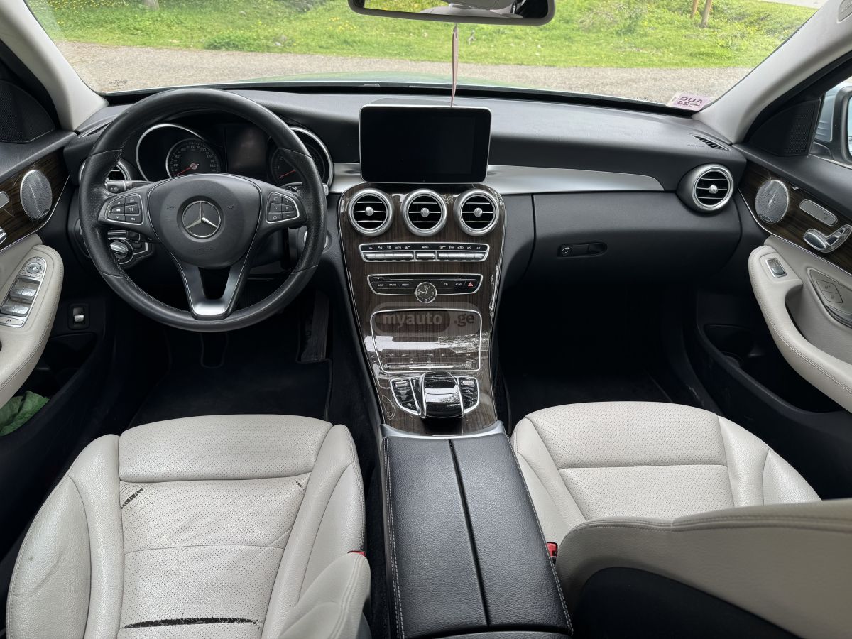 Mercedes-Benz C 300 - фото 7