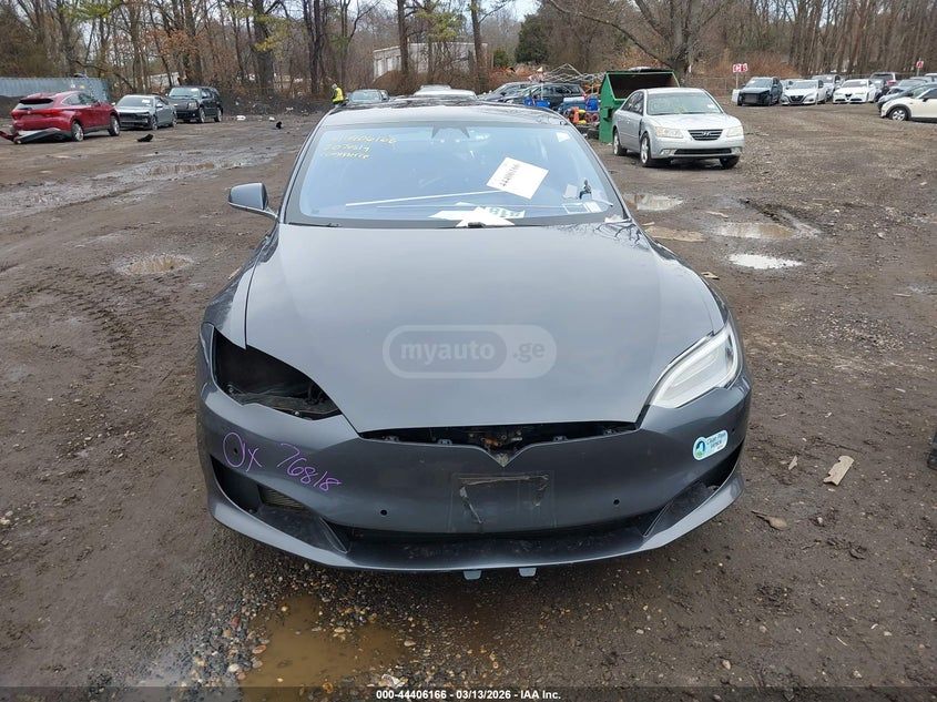 Tesla Model S - фото 10