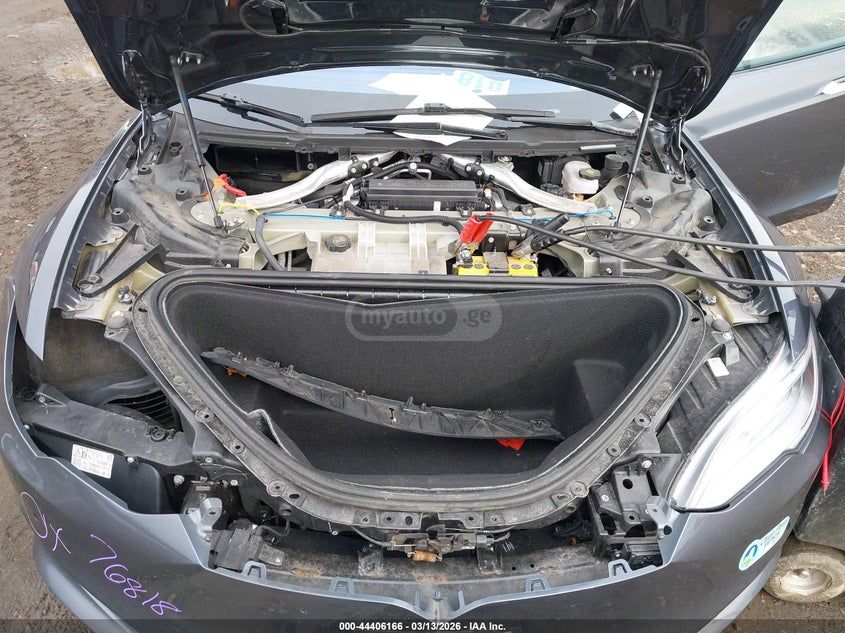 Tesla Model S - фото 8