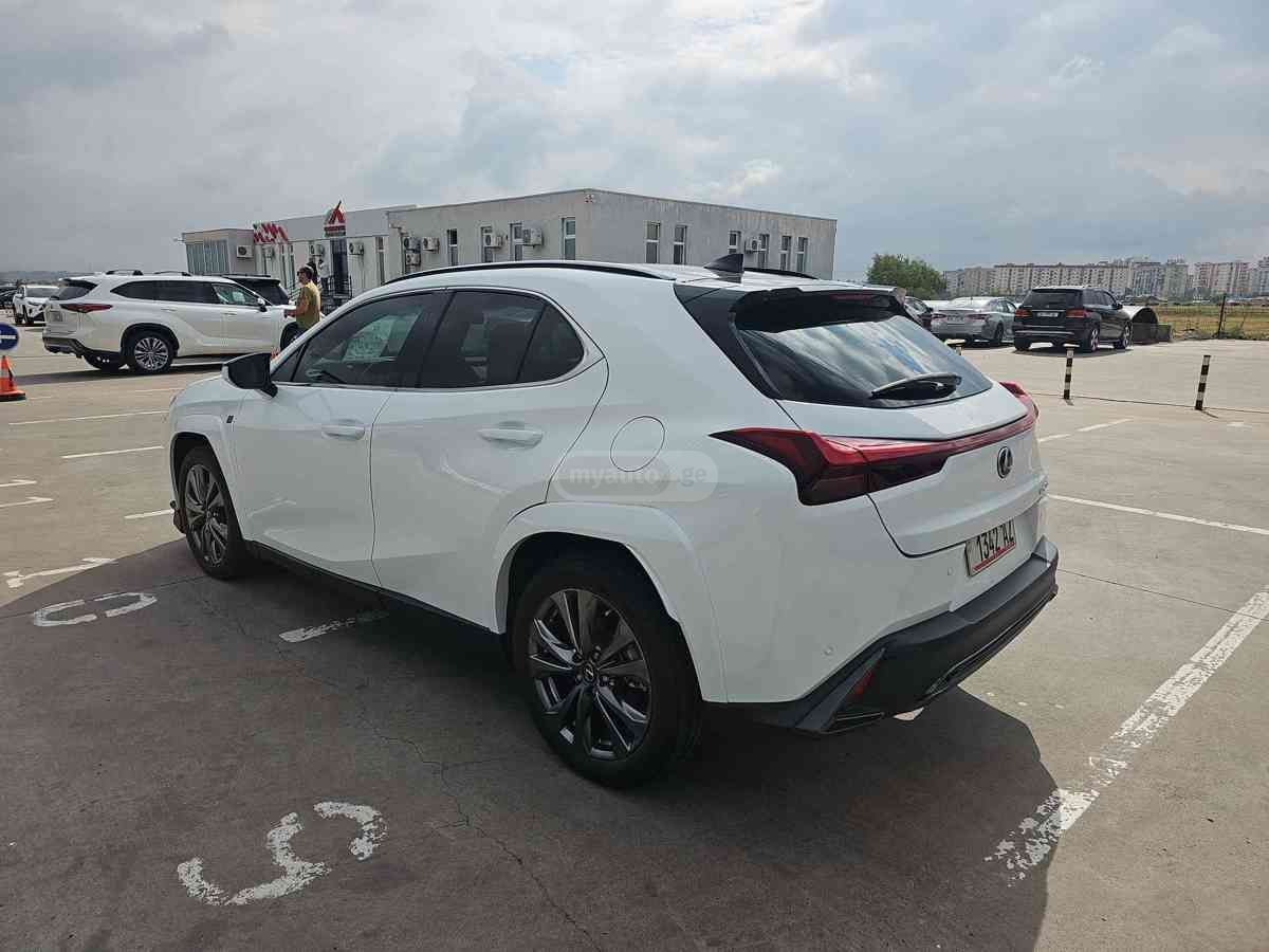 Lexus UX 250 h 2023 — миниатюра 10