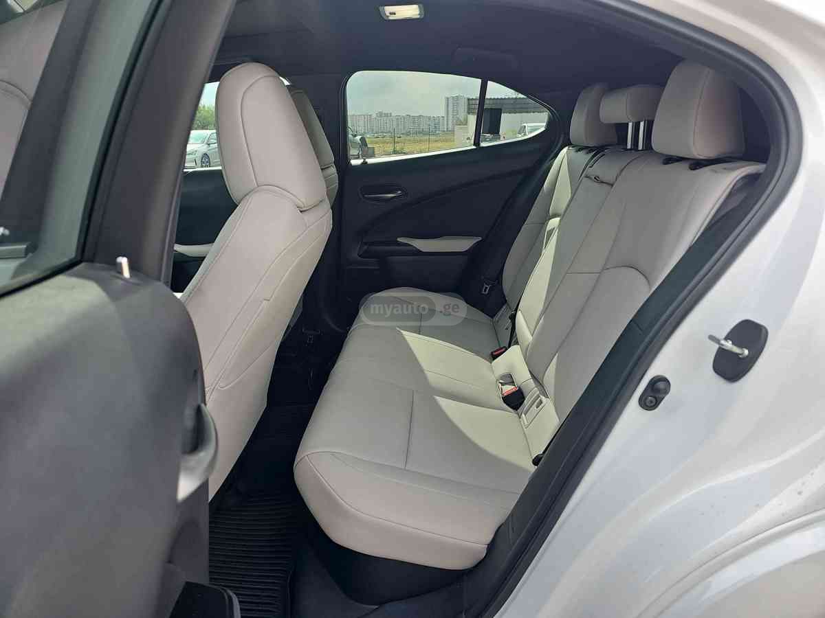 Lexus UX 250 h 2023 — миниатюра 11