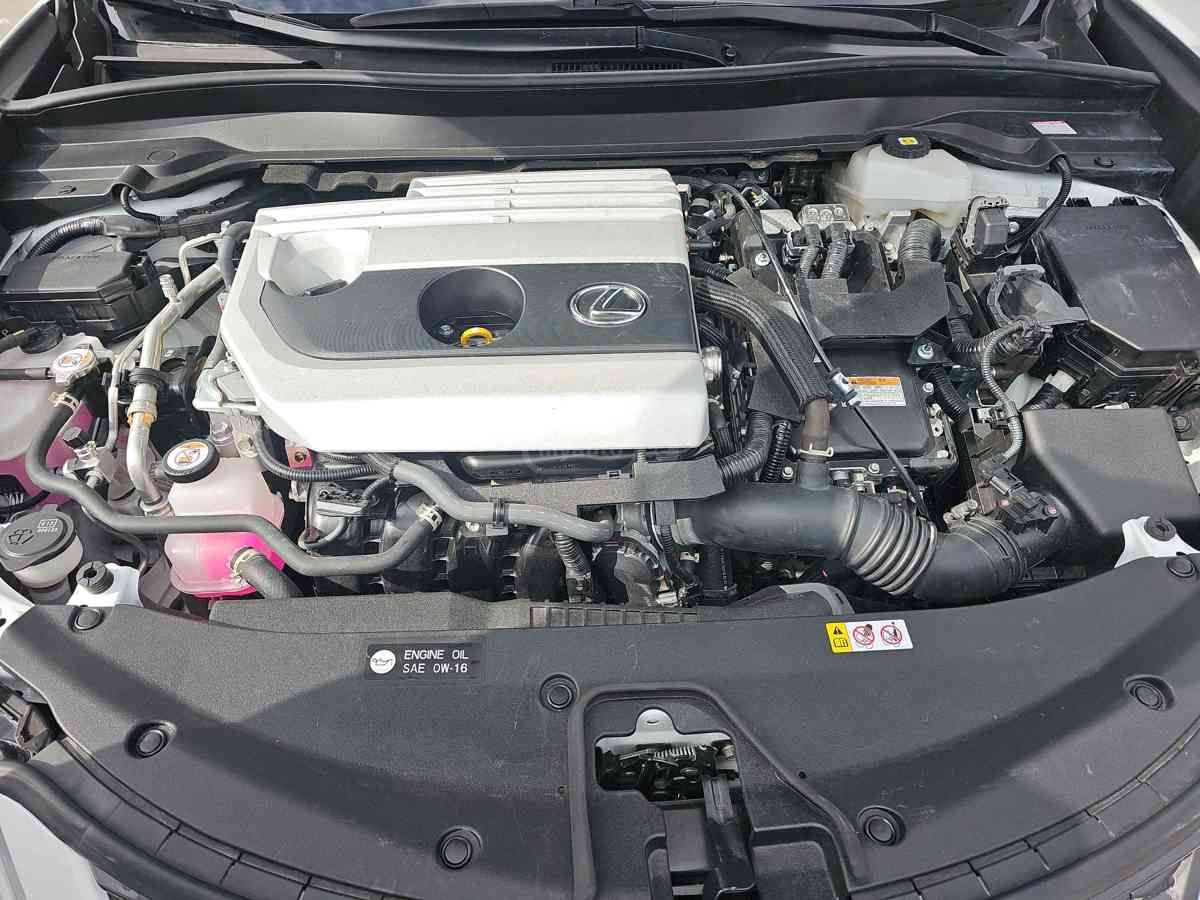 Lexus UX 250 h 2023 — миниатюра 5