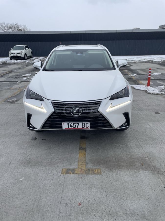 Lexus Base 4dr All-Wheel Drive CVT — миниатюра 1