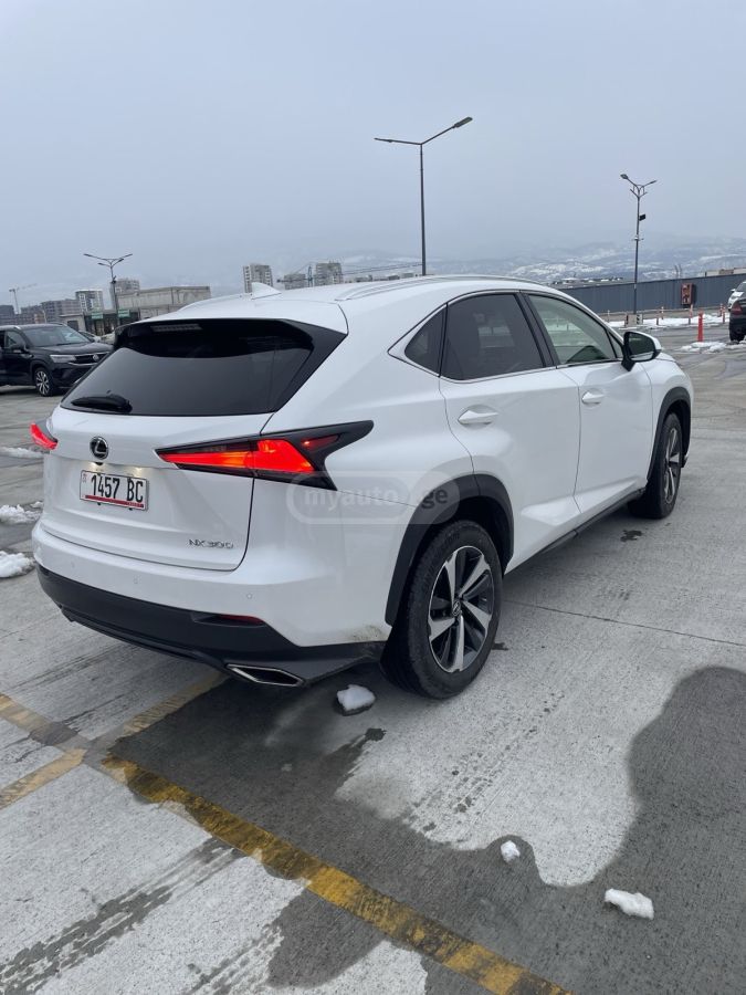 Lexus Base 4dr All-Wheel Drive CVT — миниатюра 3