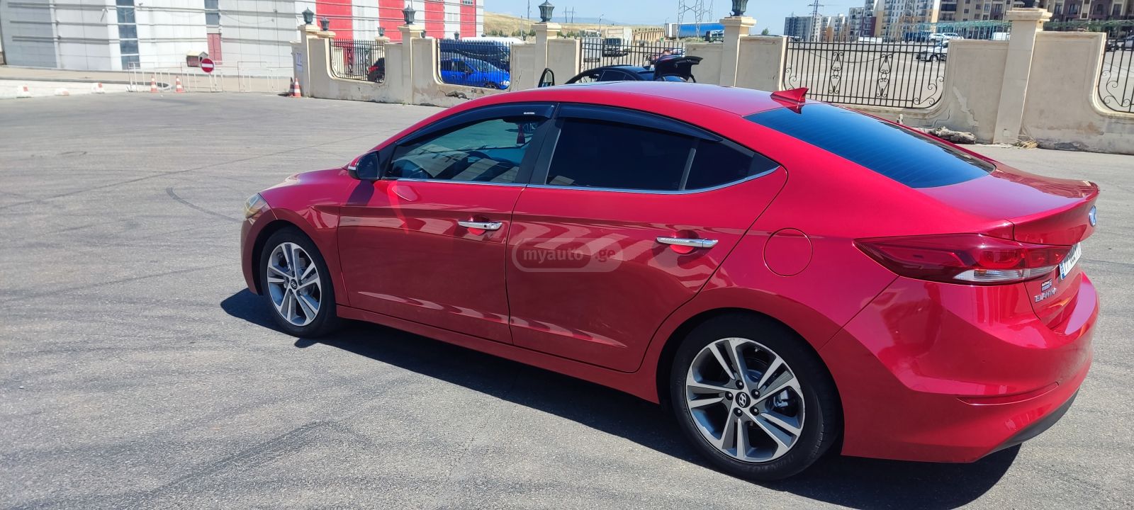 Hyundai Elantra - фото 2