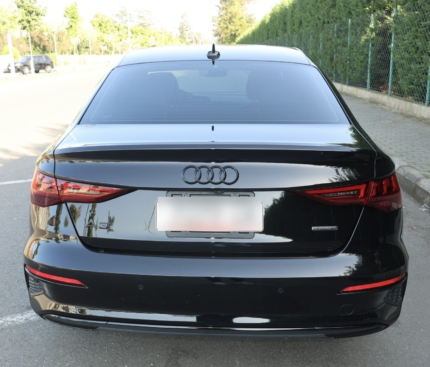 Audi 40 Premium 4dr All Wheel Drive — миниатюра 2