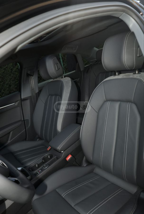 Audi 40 Premium 4dr All Wheel Drive — миниатюра 6