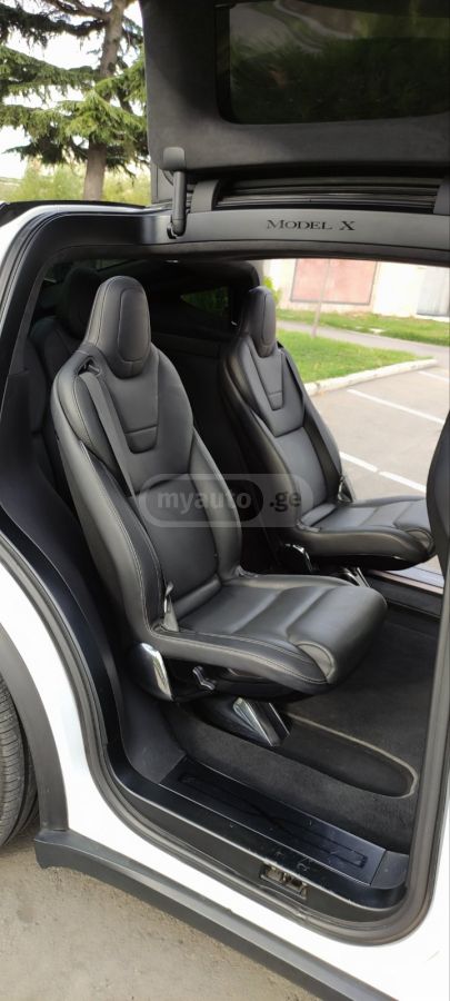 Tesla Model X - фото 10