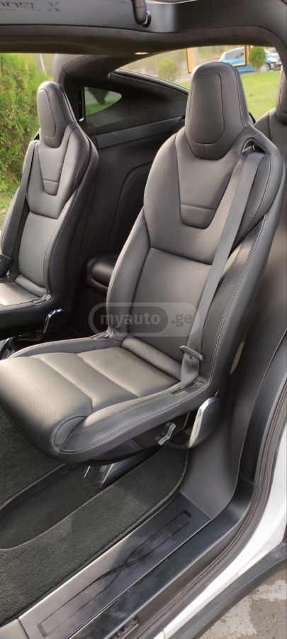 Tesla Model X - фото 12
