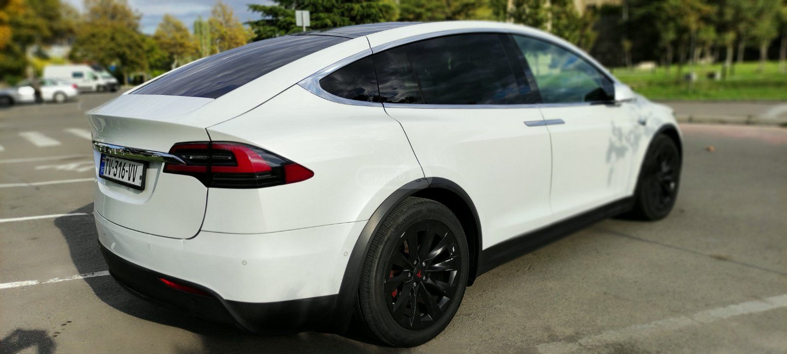Tesla Model X - фото 6