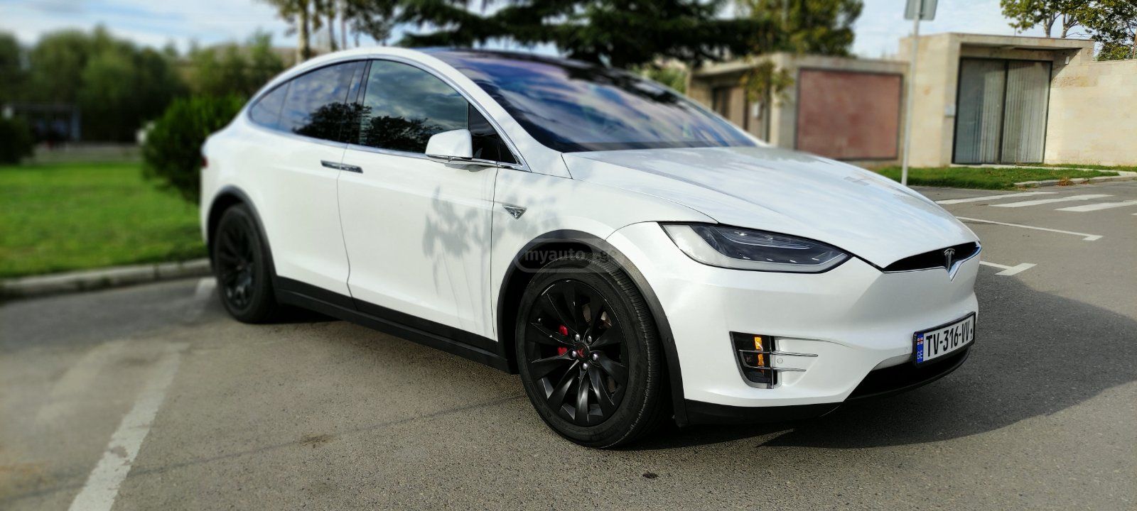 Tesla Model X - фото 8
