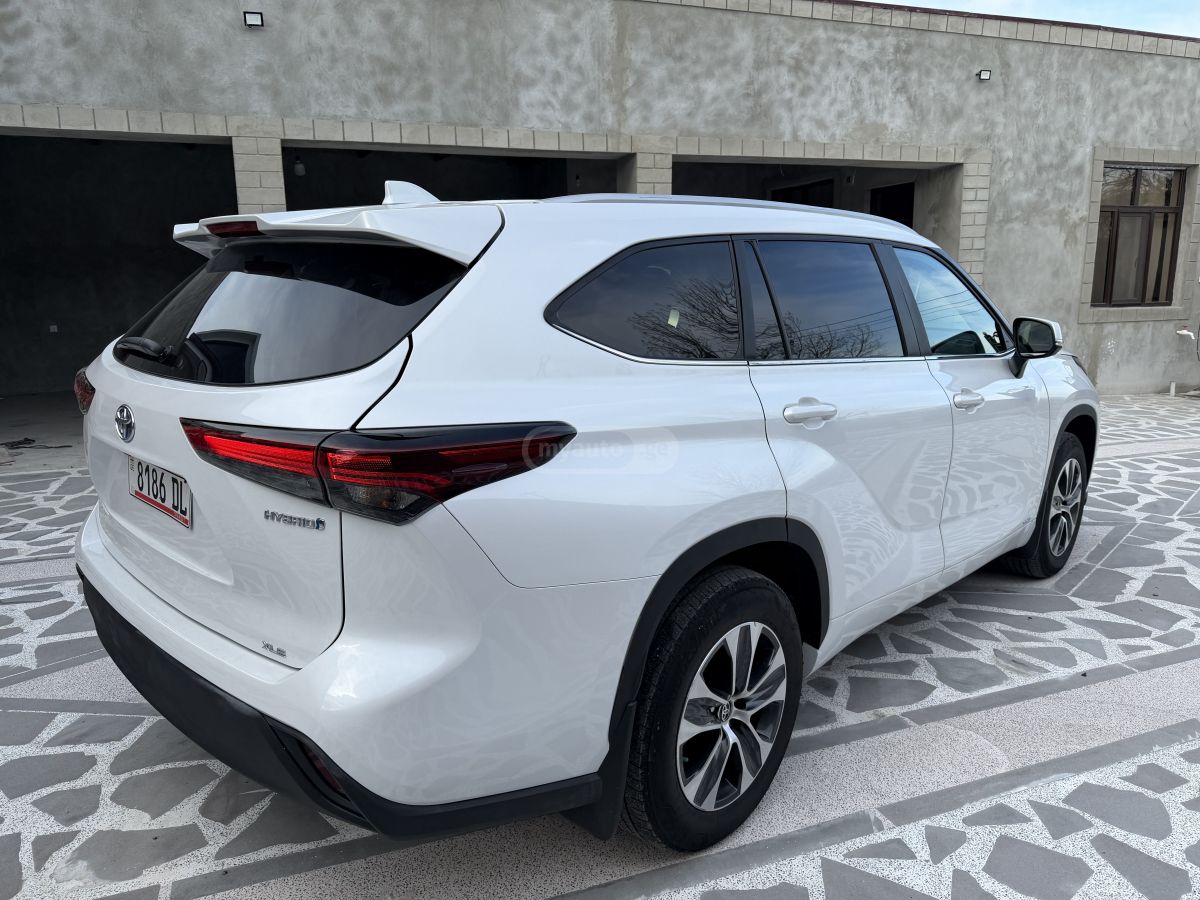 Toyota Highlander 2024 — миниатюра 5