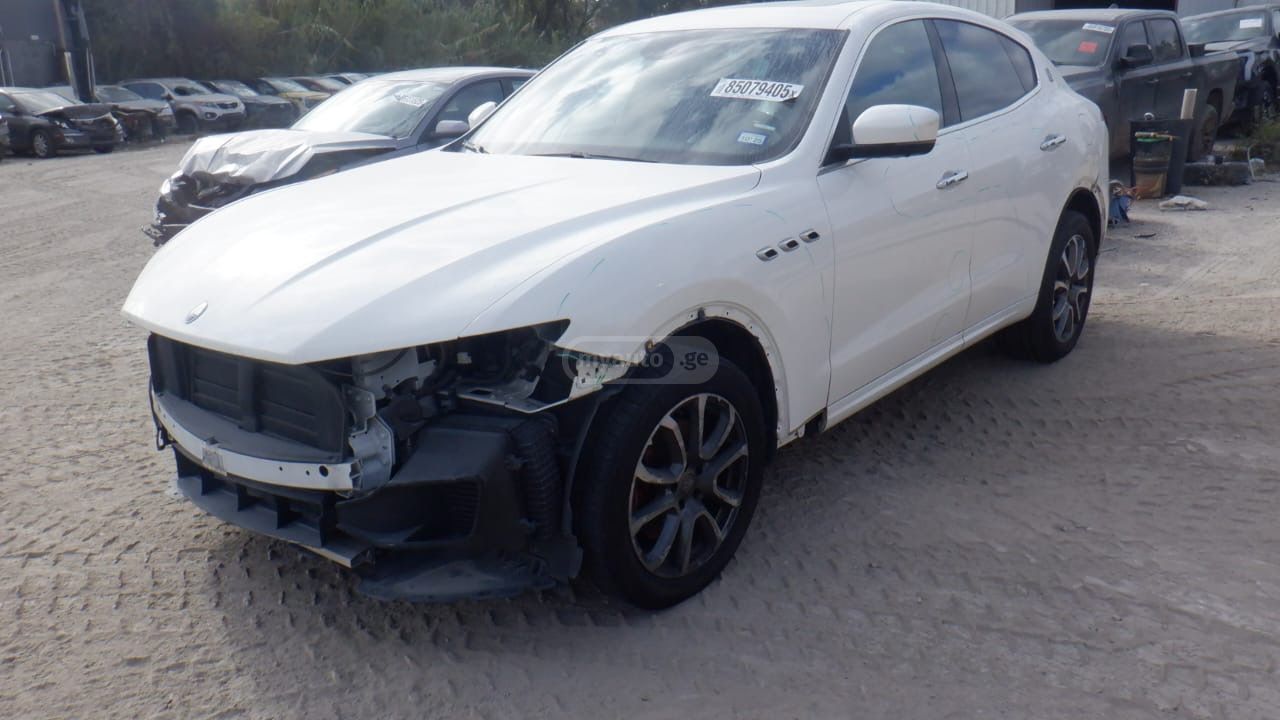 Maserati Levante - фото 8