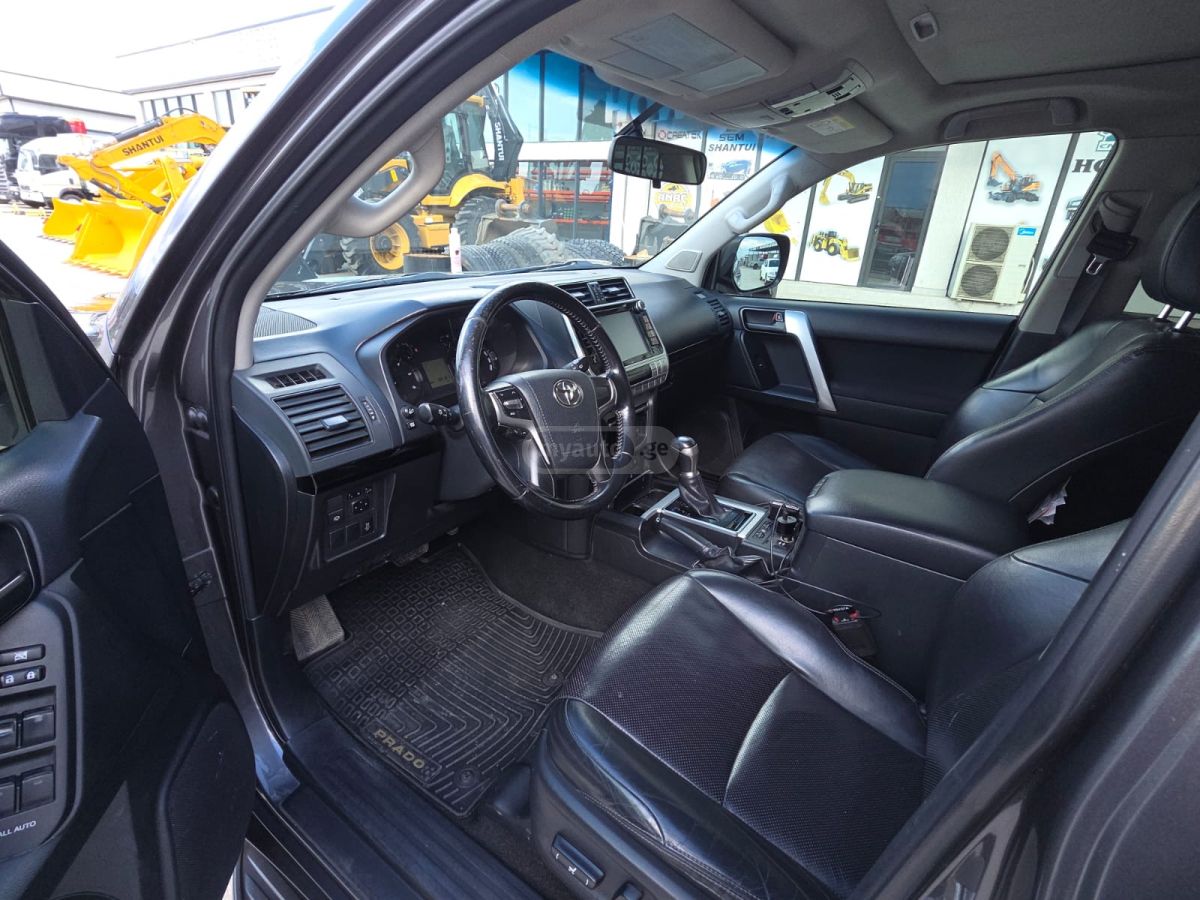 Toyota Land Cruiser Prado - фото 2