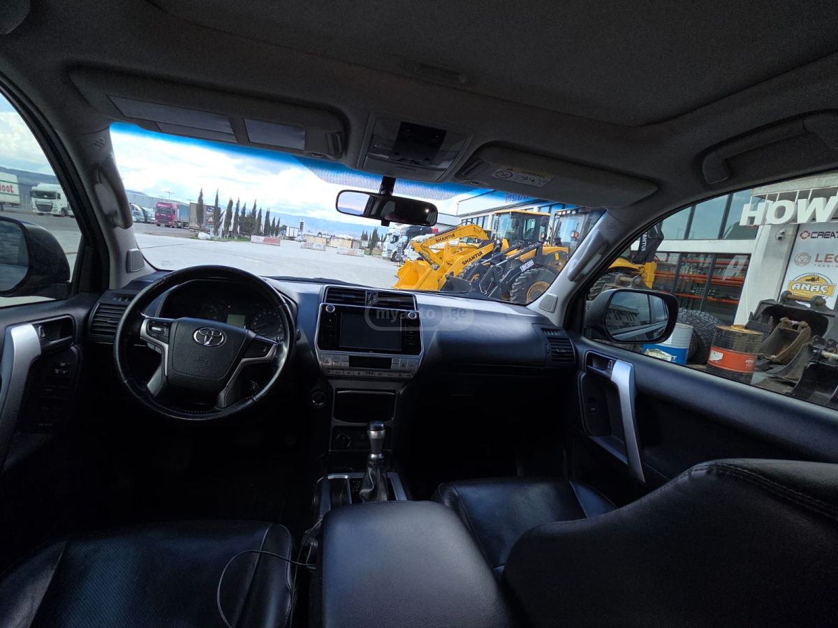 Toyota Land Cruiser Prado - фото 3