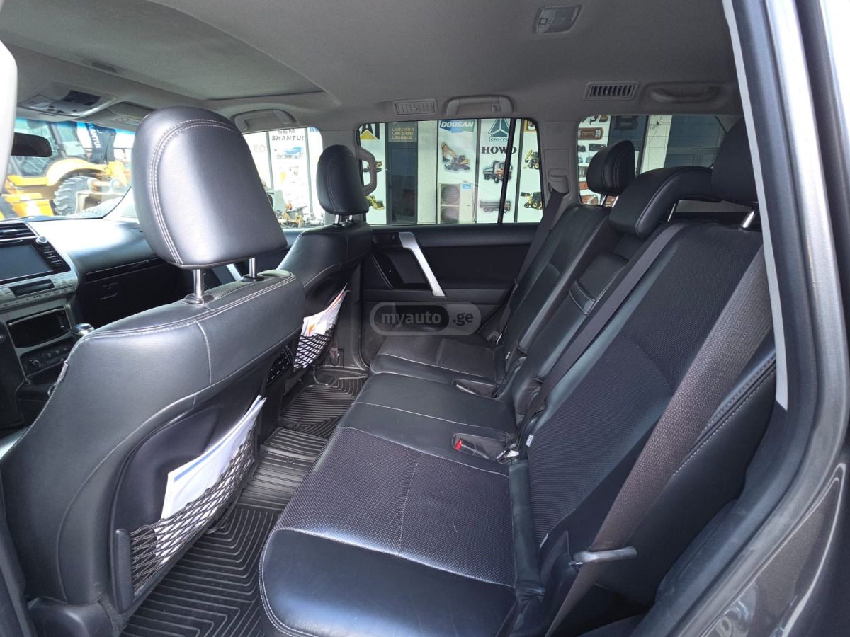 Toyota Land Cruiser Prado - фото 4