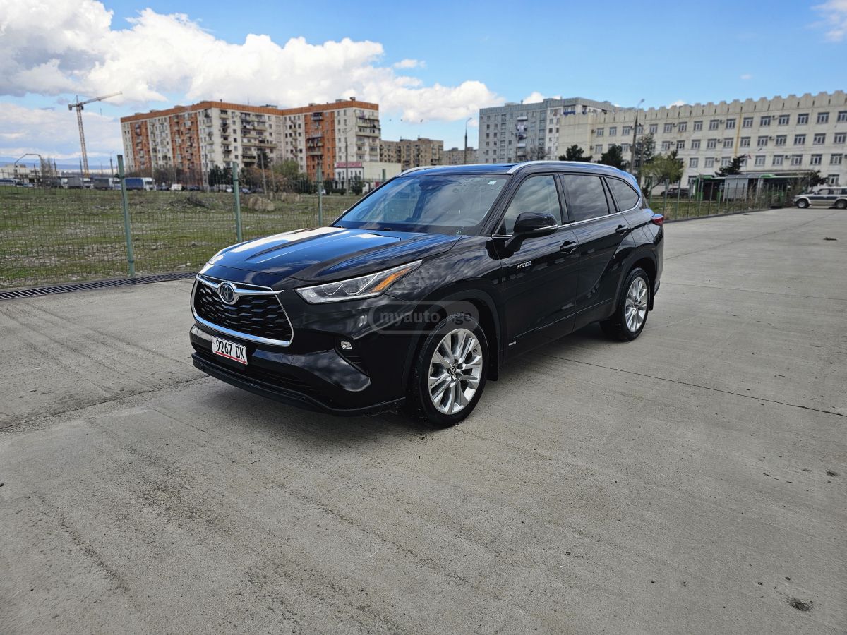 Toyota Highlander - фото 1