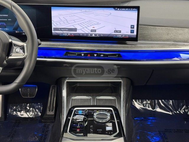 BMW I7 - фото 10