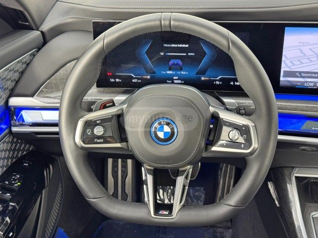 BMW I7 - фото 14