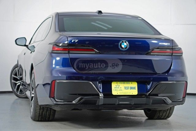 BMW I7 - фото 5