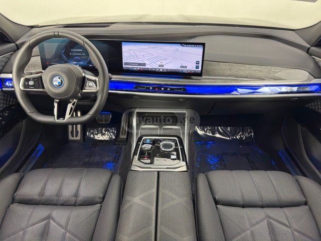 BMW I7 - фото 8
