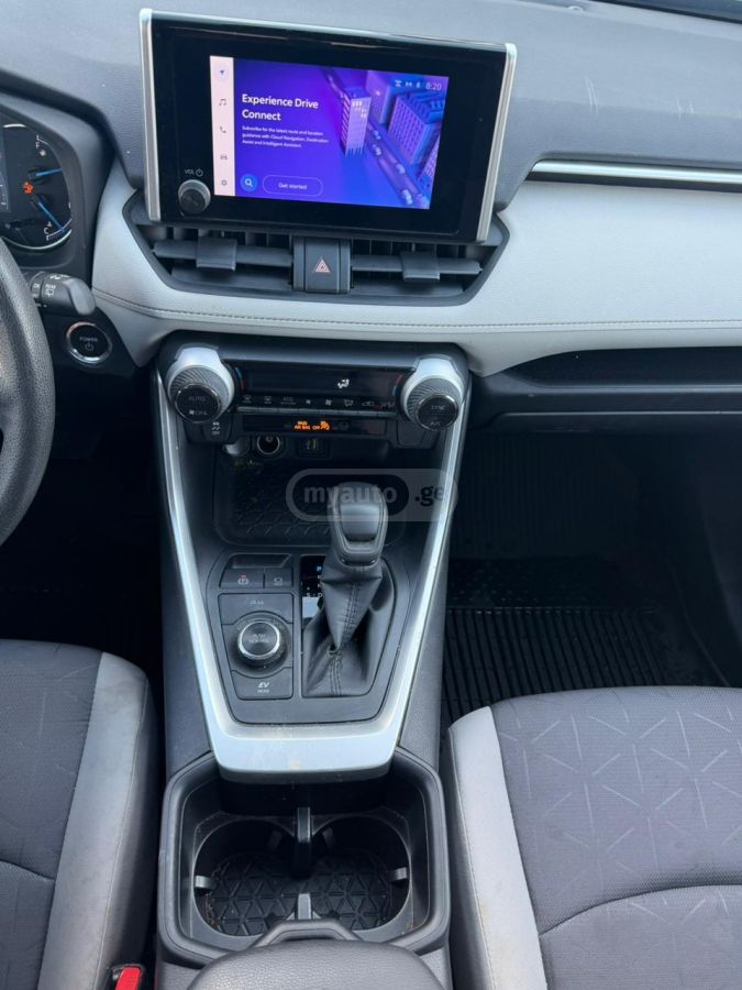 Toyota Rav 4 - фото 7