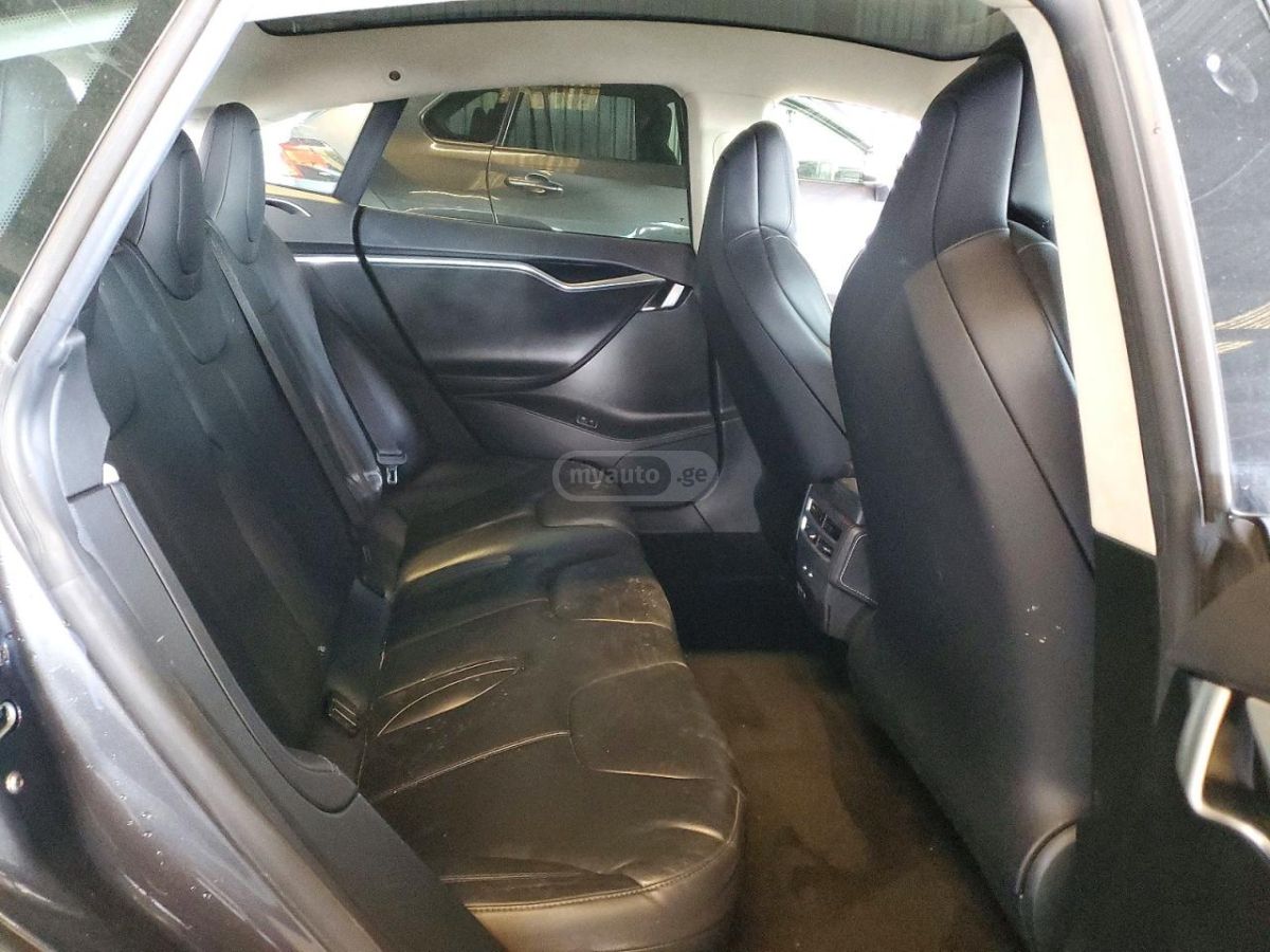 Tesla Model S - фото 10
