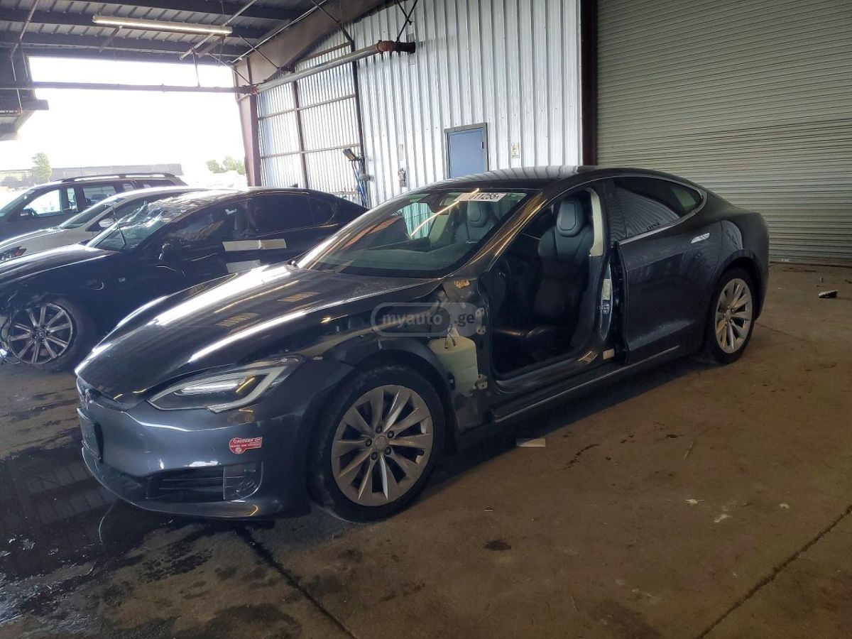 Tesla Model S - фото 2