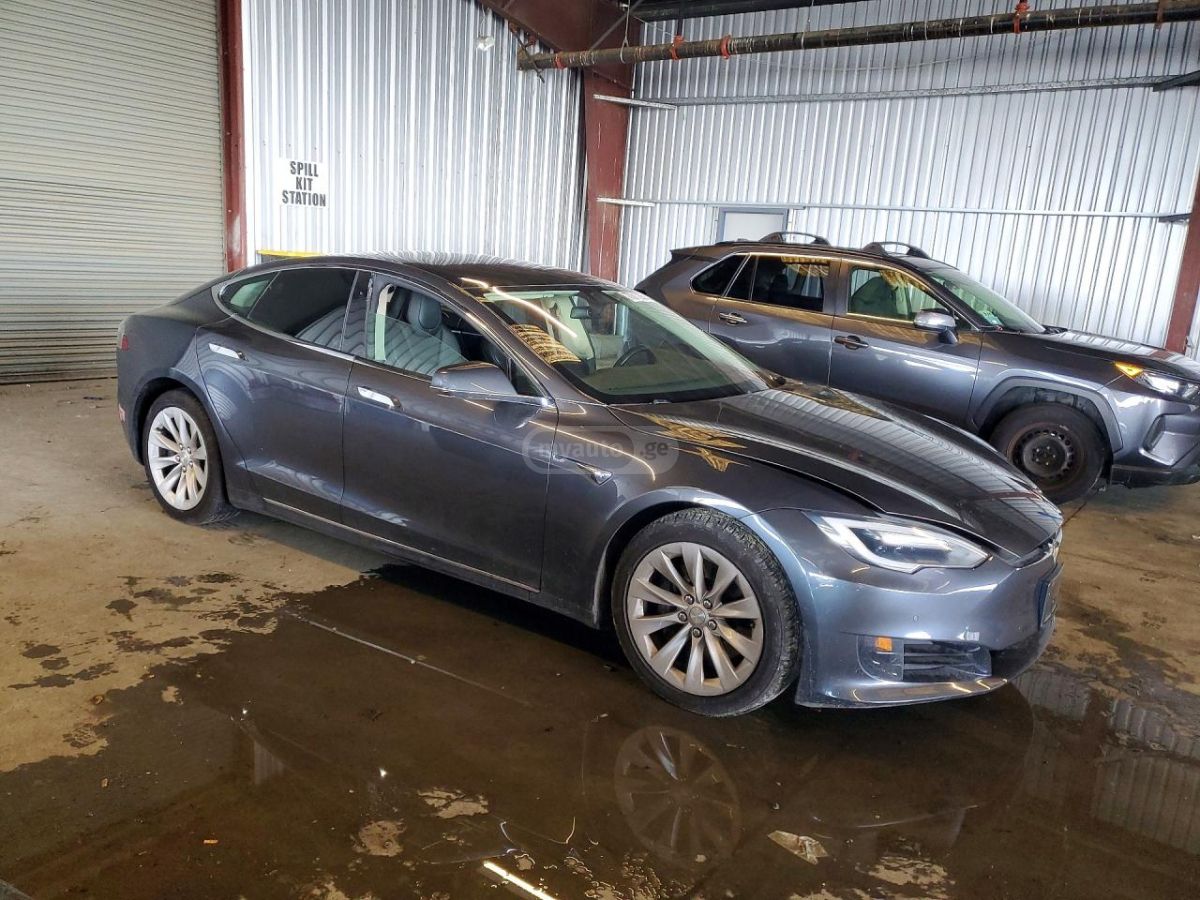 Tesla Model S - фото 5
