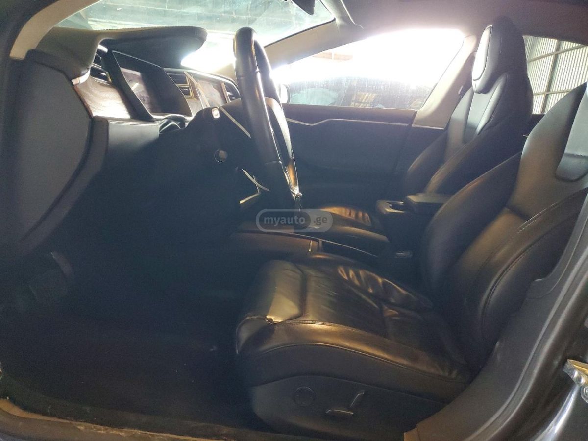 Tesla Model S - фото 7