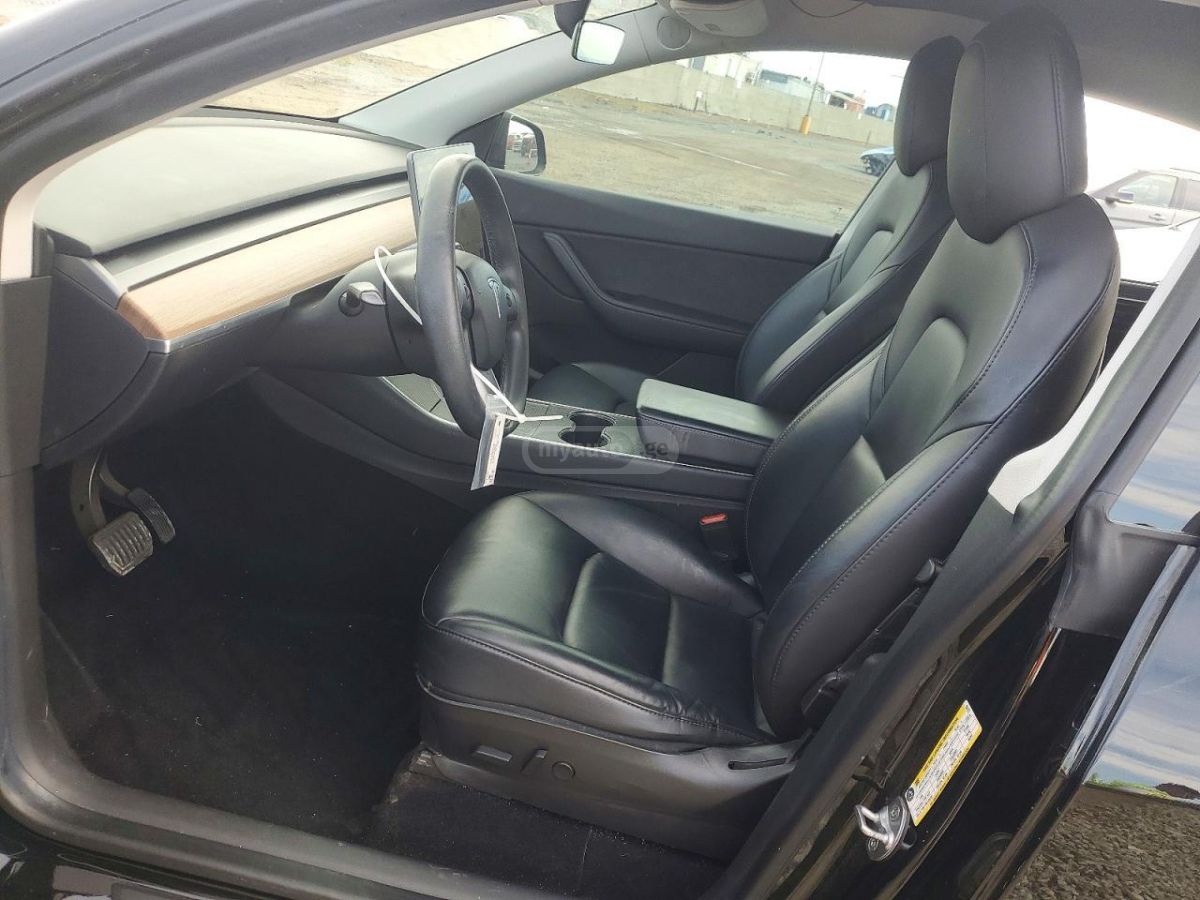 Tesla Model Y - фото 7