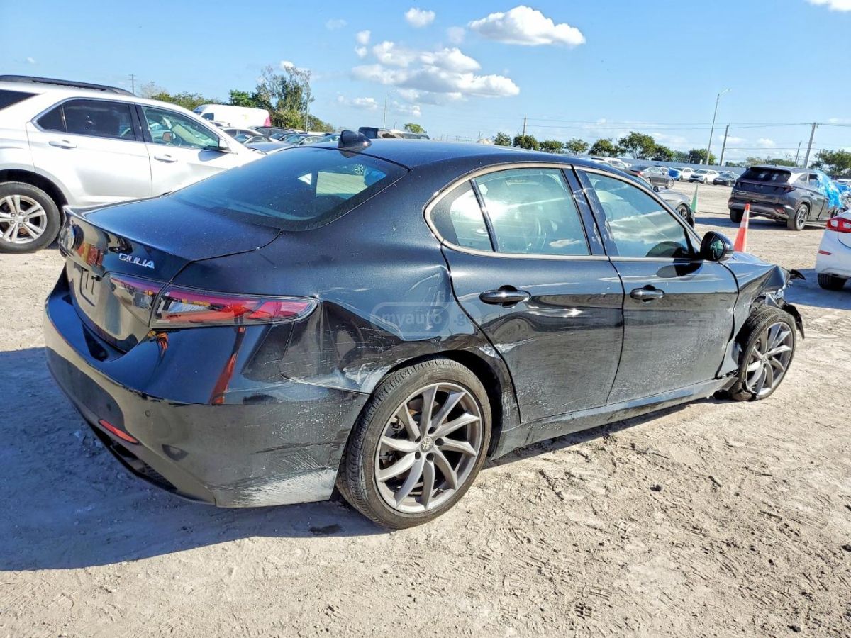 Alfa Romeo Giulia 2025 — миниатюра 3