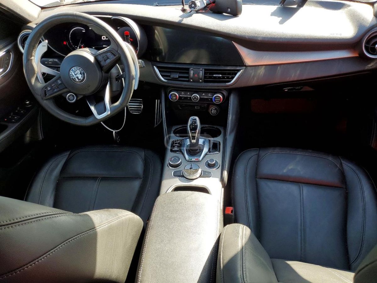 Alfa Romeo Giulia 2025 — миниатюра 8