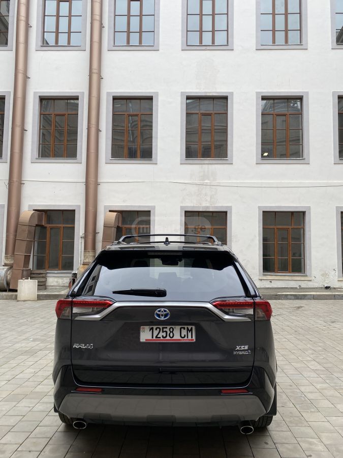 Toyota XSE 4dr All-Wheel Drive CVT — миниатюра 6