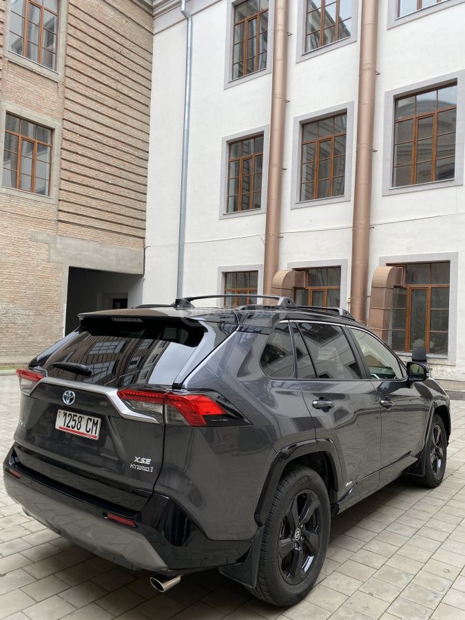 Toyota XSE 4dr All-Wheel Drive CVT — миниатюра 7