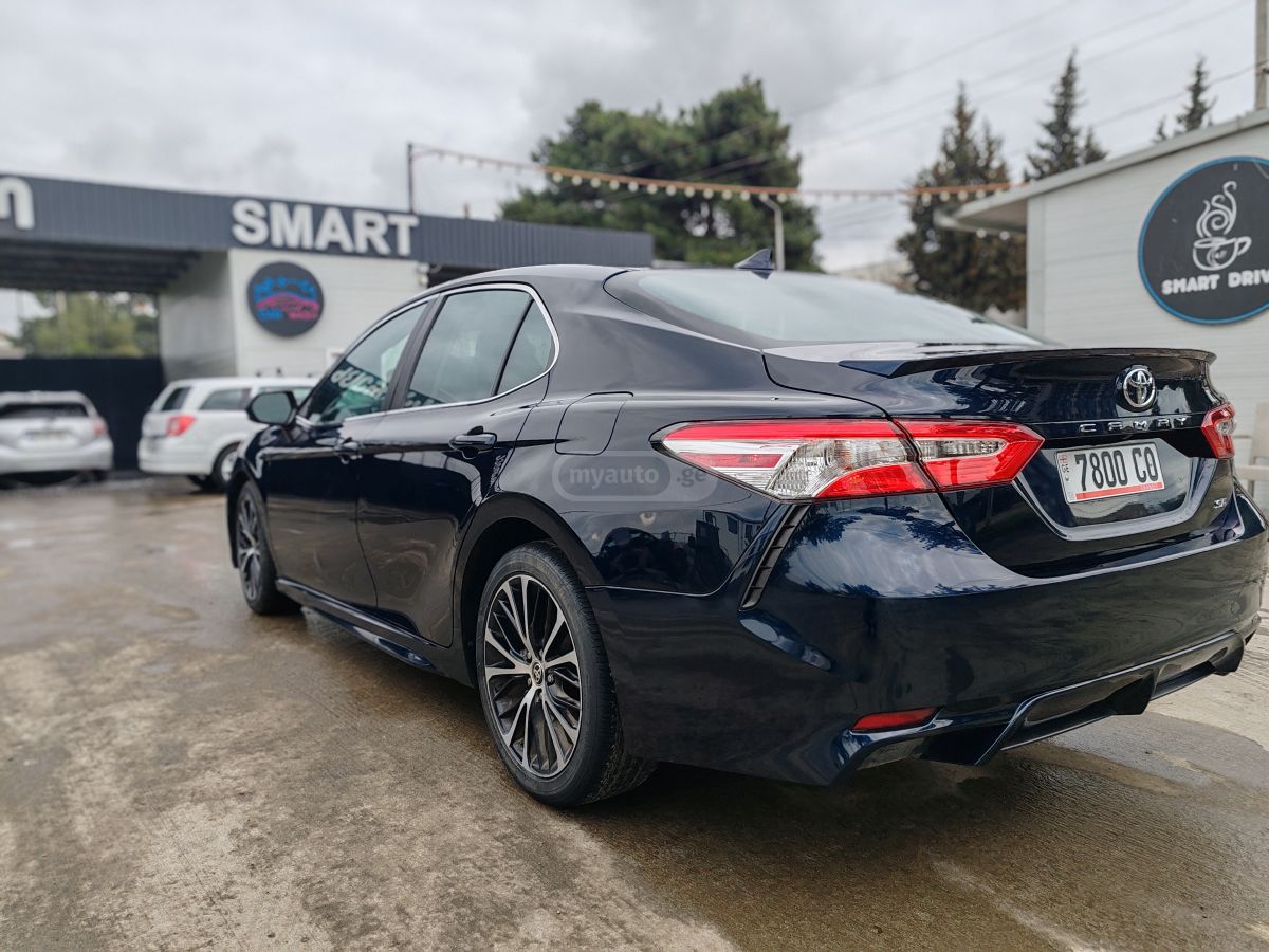 Toyota Camry - фото 6