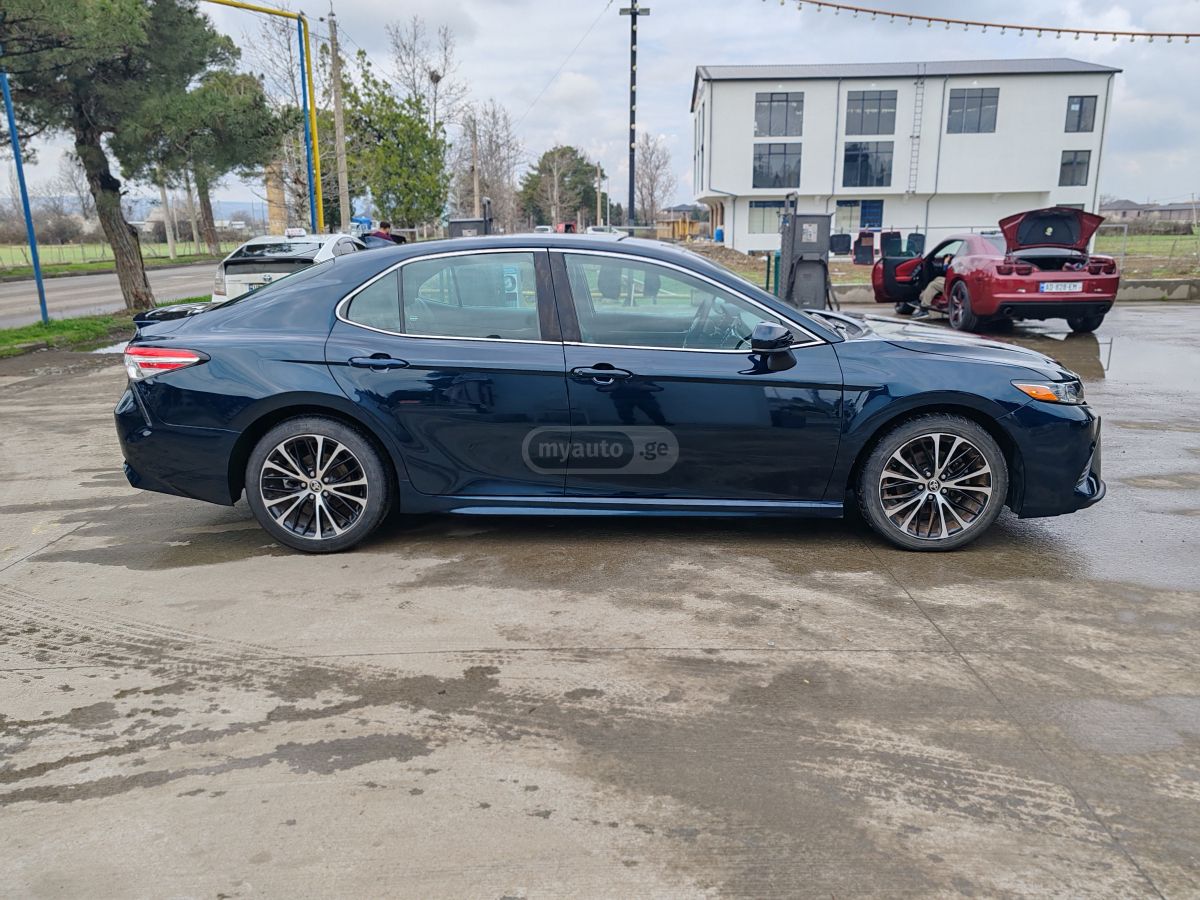Toyota Camry - фото 8