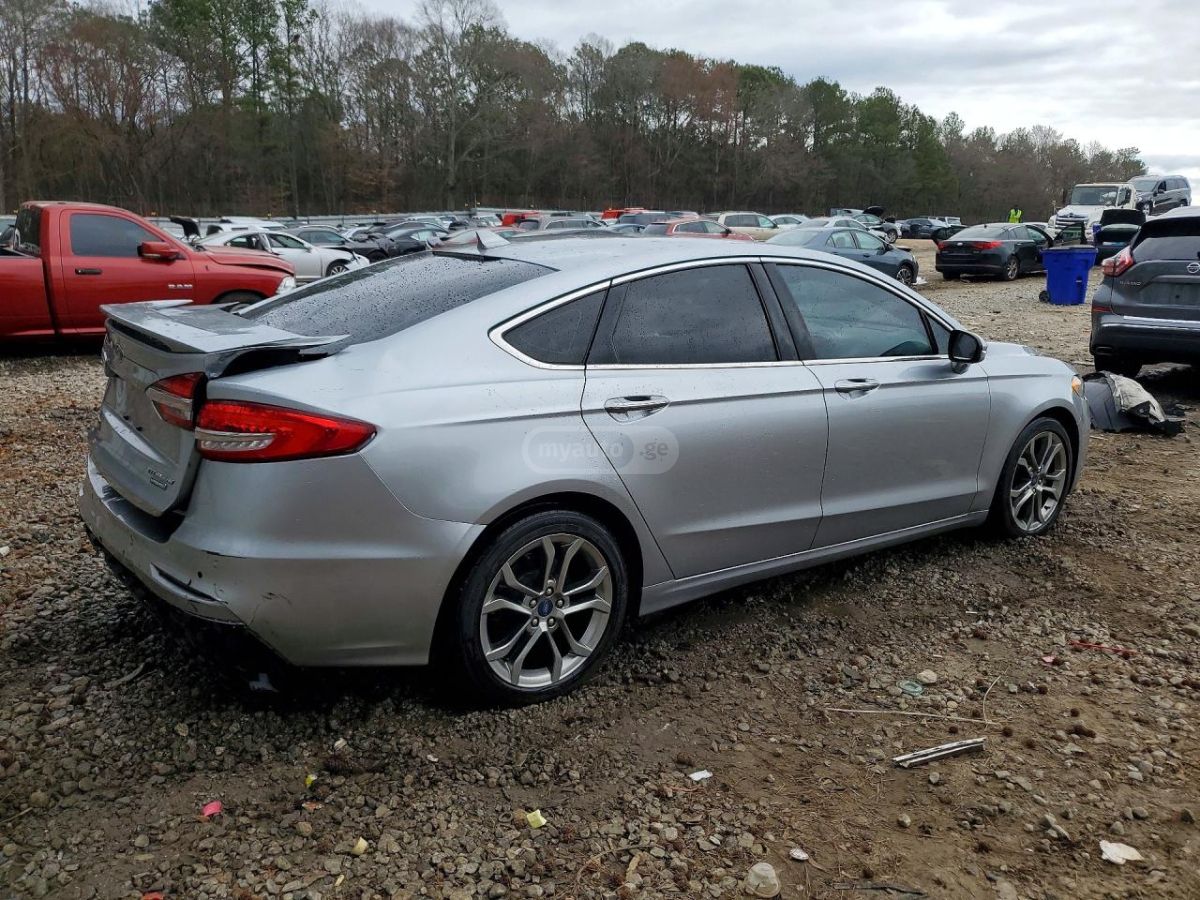 Ford Fusion - фото 3