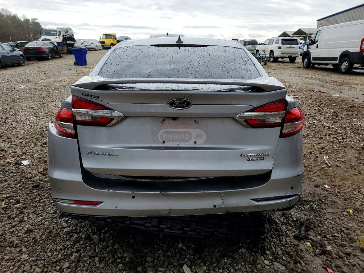 Ford Fusion - фото 6