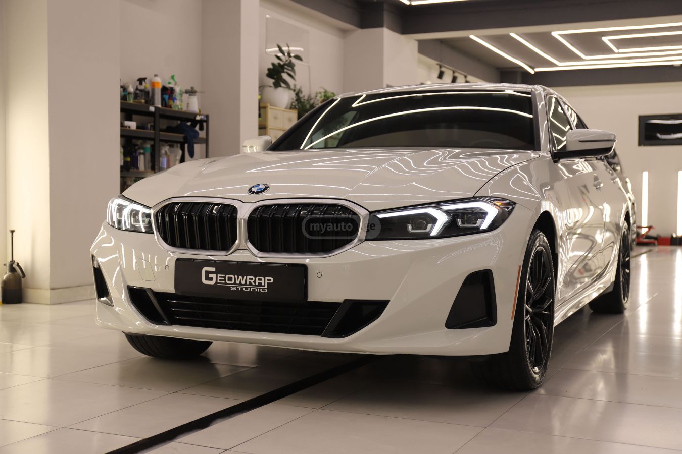 BMW 330 - фото 1