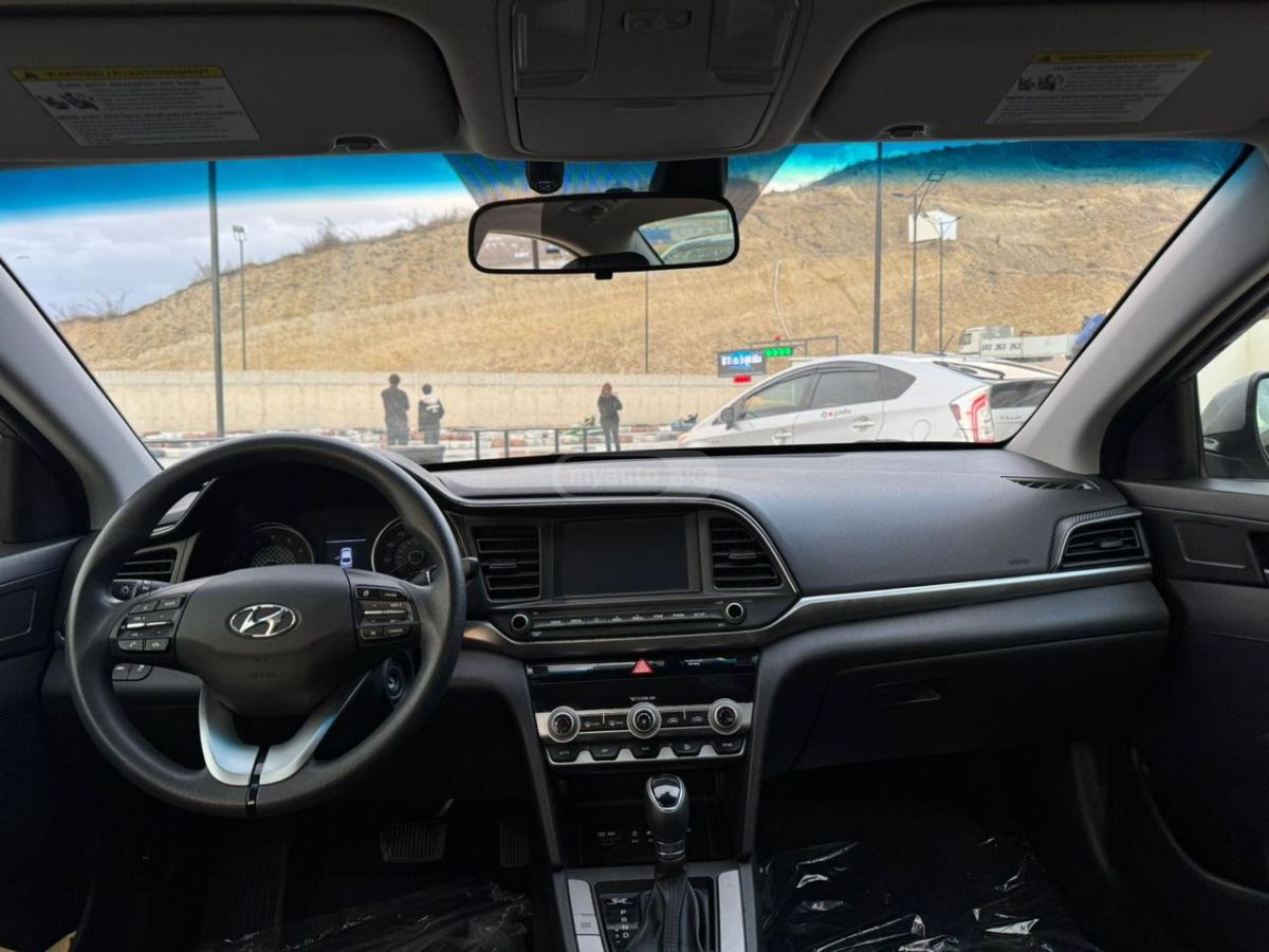 Hyundai Elantra - фото 6