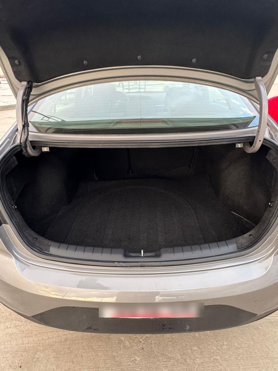 Hyundai Elantra - фото 8