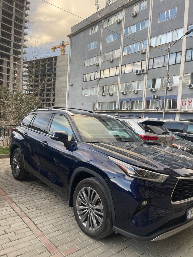 Toyota Highlander - фото 1