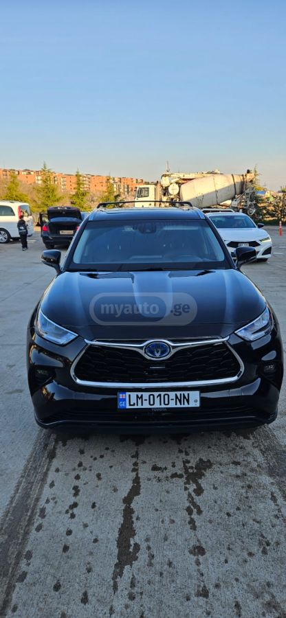 Toyota Highlander - фото 1