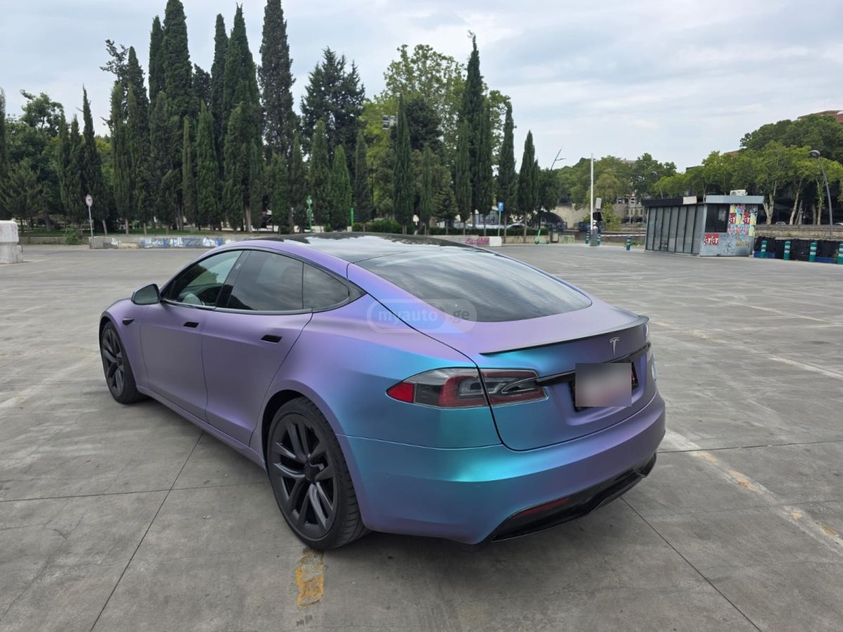 Tesla Plaid — миниатюра 3