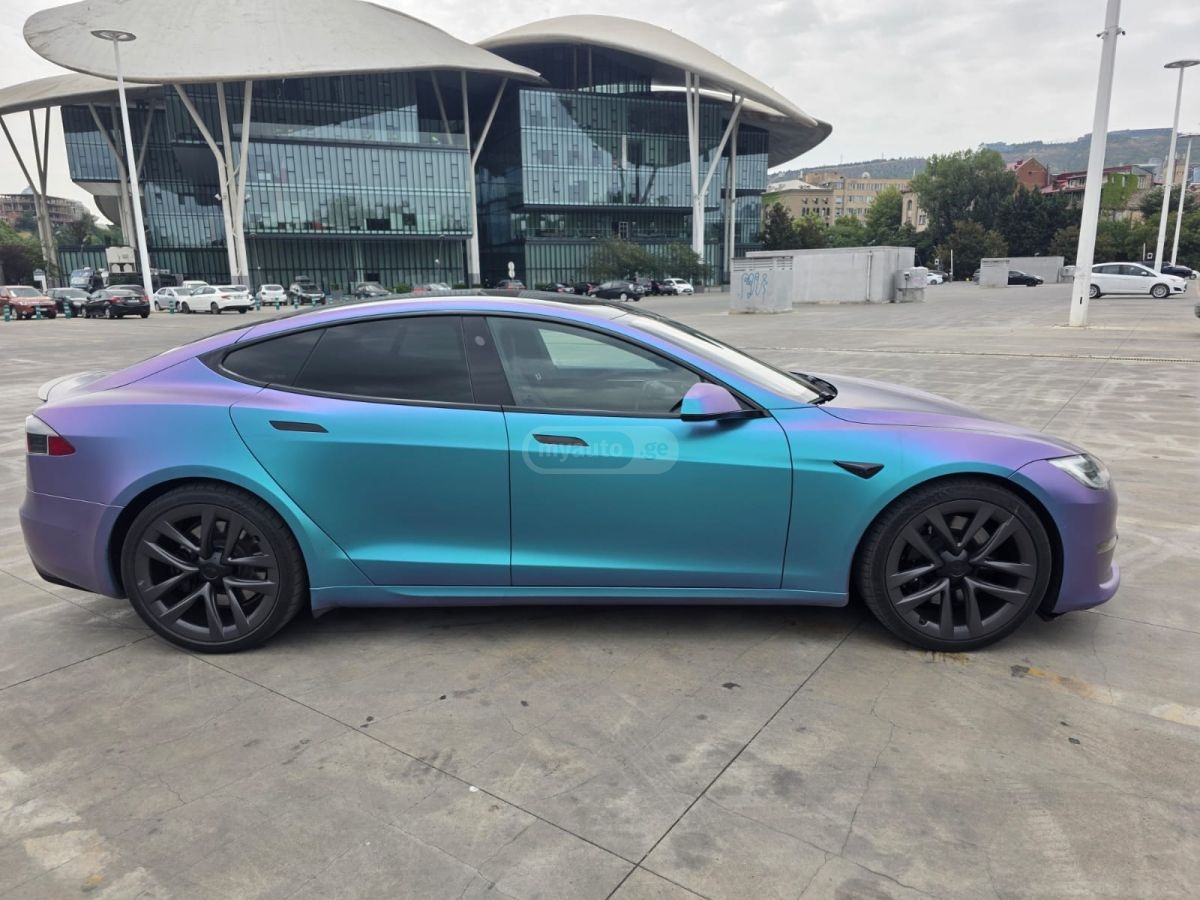 Tesla Plaid — миниатюра 6