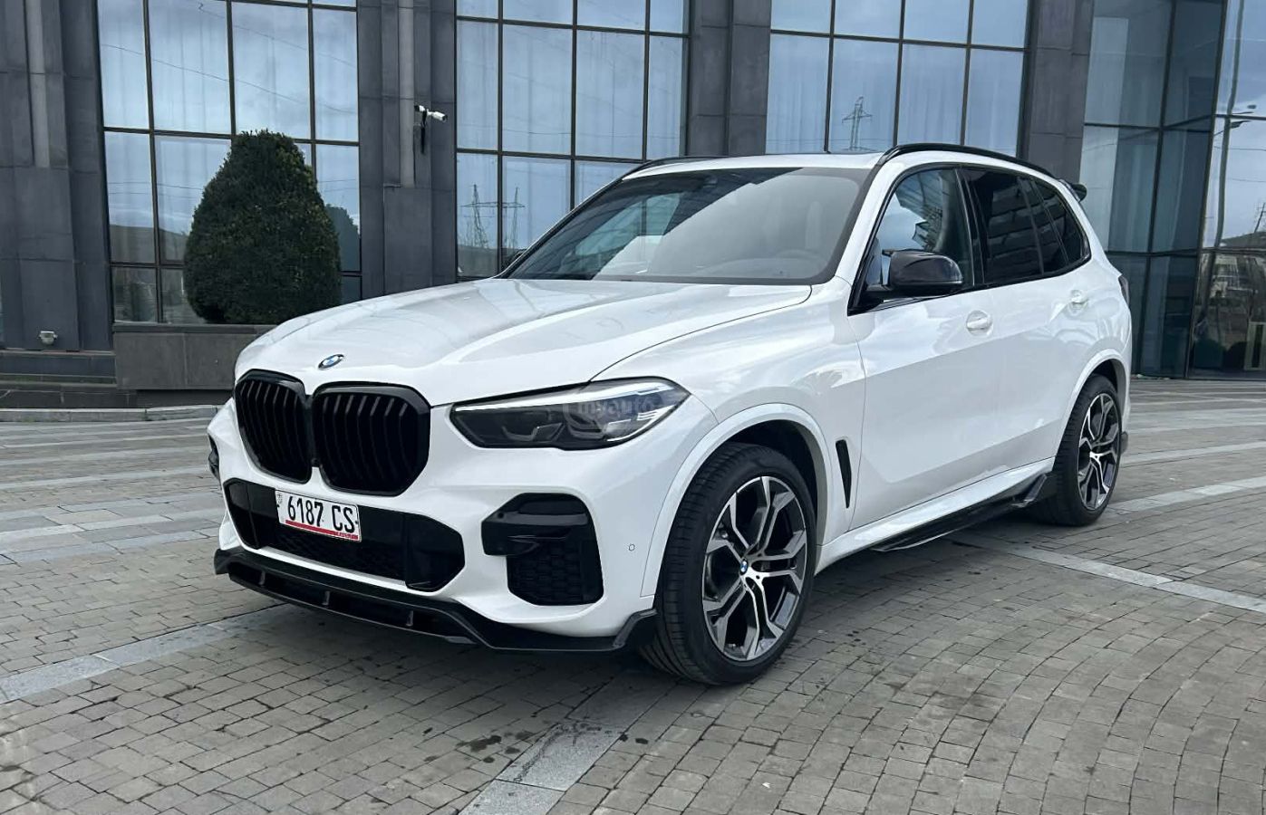 BMW X5 - фото 1
