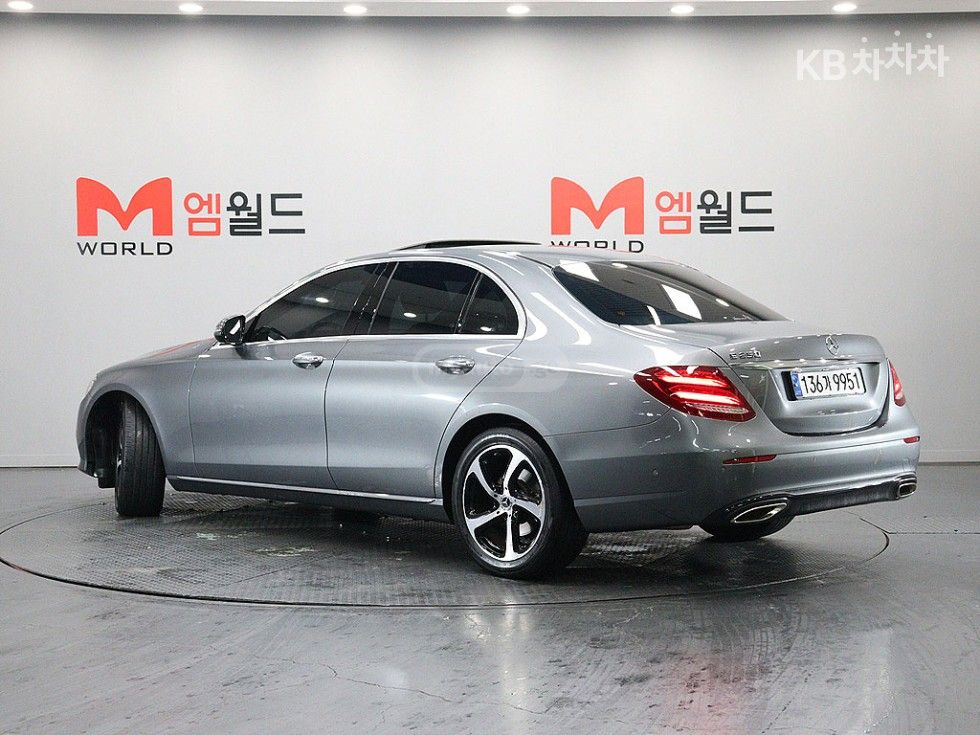 Mercedes-Benz E 250 2020 — миниатюра 3