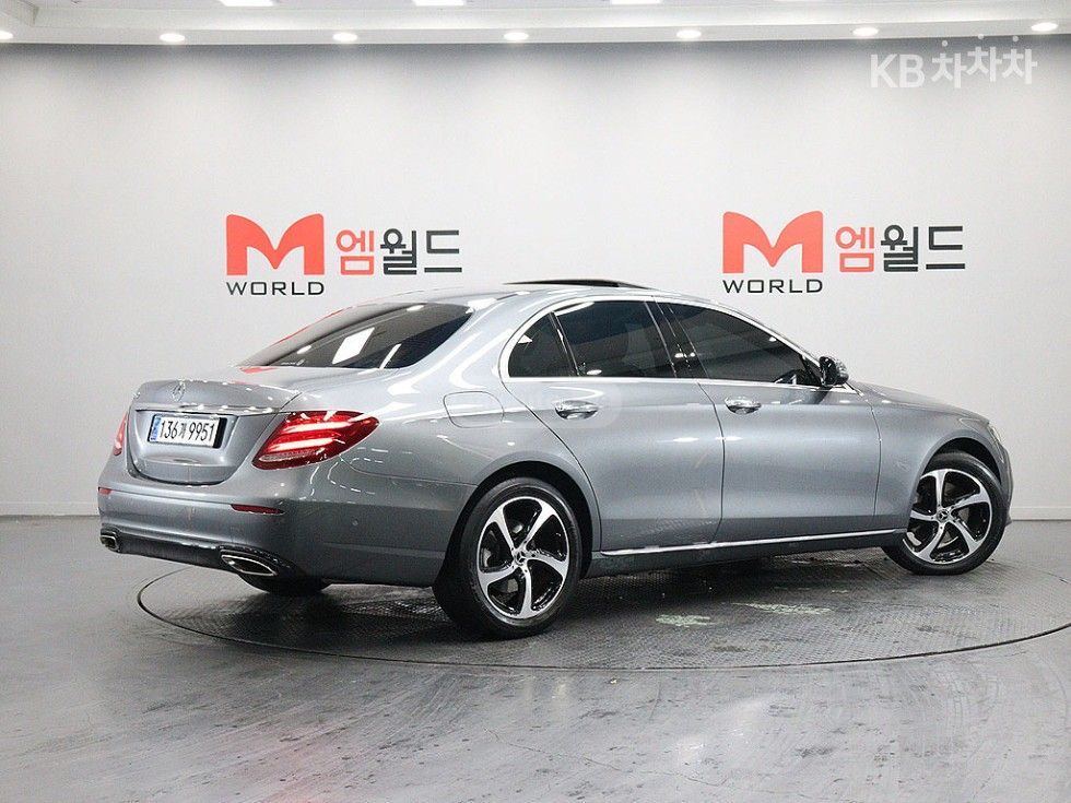 Mercedes-Benz E 250 2020 — миниатюра 4